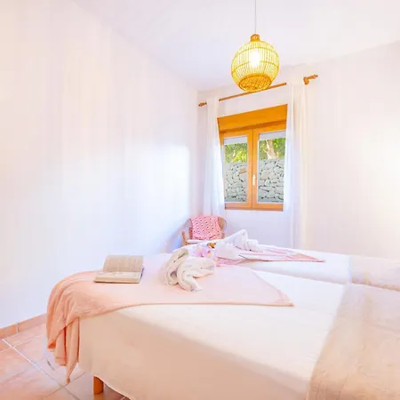 Altamira - Plusholidays Villa